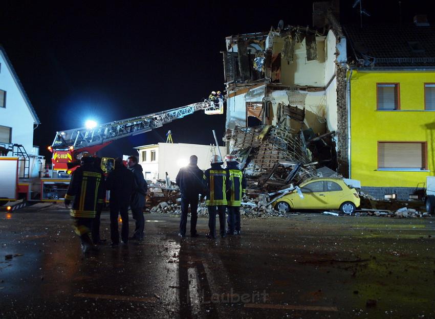 Hausexplosion Bruehl bei Koeln Pingsdorferstr P041.JPG